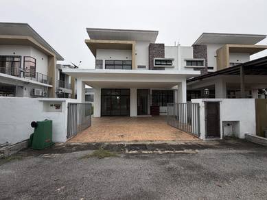 FREEHOLD SEMI-D RENOVATED UNIT @ Bandar Tasik Kesuma, Semenyih