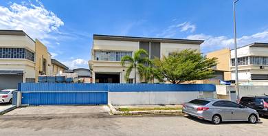 1 1/2 Storey Semi D Factory for rent*