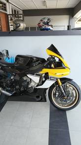 yzf-R1M kenny roberts edition