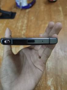 handphone masih baik lagi