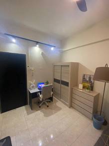 Medium room attached bathroom 3min to Asia Jaya LRT Kelana Jaya Line