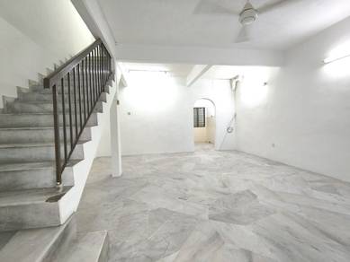 ONLY 230K+ get Double Storey Terrace @ Taman Cempaka / Good Condition