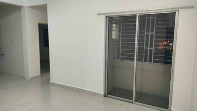 FOR RENT Akasia Apartment Bandar Botanic Klang level 5 newly paint