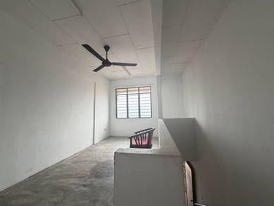 Rumah atas townhouse Bukit Katil utk disewa