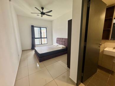 D'Quince Damansara Perdana|Master Room with Private Bathroom (No AC)