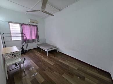 Comfortable Living & Spacious Room for Rent @ Bandar Puchong Jaya 🌟