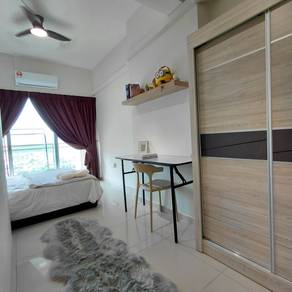 Master n Medium room 3min walk to KTM Direct to KL Sentral Brickfield