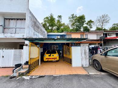 BEBAS BANJIR | RENOVATED - 2 Storey Terrace Taman Perkasa Hulu Langat