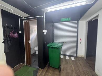 Behind Ampang Hospital Pandan Mewah, Ampang End Lot Ground Floor Shop