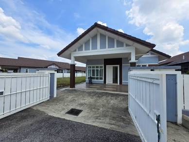 NICE SPACIOUS UNIT BANGLO Taman Bukit Senawang Perdana