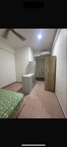 Master room for rent - Api-Api Centre