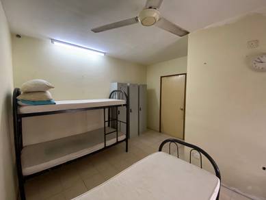 Pusat Komersial, Seksyen 7 Shah Alam. Tingkat 1. Basic Unit.