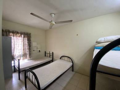 Pusat Komersial, Seksyen 7 Shah Alam. Tingkat 1. Basic Unit.