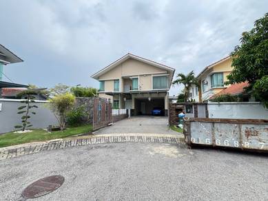 Corner facing open 2.5 storey bungalow villa safira Saujana Impian