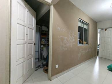 Batu Caves | Sri Gombak 2 Storey House | 4 Room 2 Bath | Freehold