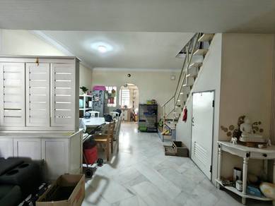 Batu Caves | Sri Gombak 2 Storey House | 4 Room 2 Bath | Freehold