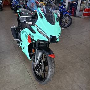 feature ad YAMAHA R25 Vouchergifts