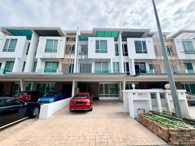Ready to Move In 3 Storey Superlink Cassia Garden Residence Cyberjaya