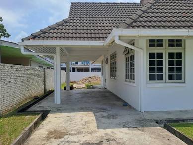 1.5 storey located at Piasau Jaya across Saberkas Miri commercial area