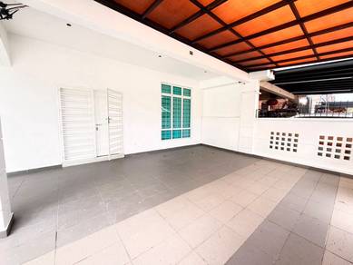 FOR SALE Corner Lot TAMAN MOLEK Single-Storey