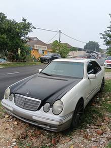 2001 Mercedes Benz E-CLASS 2.6 240 CLASSIC (CBU)