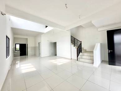FACING OPEN ENDLOT Double Storey Queenbury Mahkota Hill Lenggeng