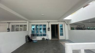 Laman Sendayan Rumah Sewa Ada Full Grill , Curtain dan Kitchen