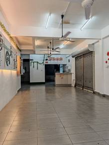 Alma ground floor shoplot facing main road for rent
