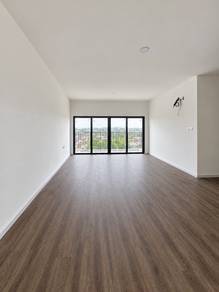 Oakland Residence Stapok,4 bedrooms with 3 car park! Near 3rd miles