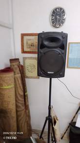 Speaker with power mixer