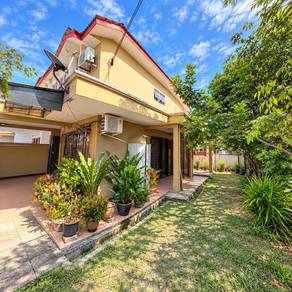 Puchong Utama 2 Sty Corner Extra Land 4Room 3Bath Good Cond For Sale