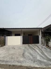 Taman air biru/ Pasir Gudang/ 1-Tinggkat Teren/ 22x70