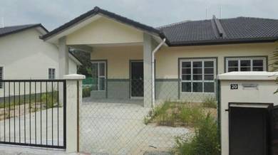Rumah Semi-D, end lot dengan halaman yang luas
