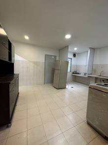 Lagoon Homes Landed, Kota Kemuning, Master Room Attach Bathroom, Nice