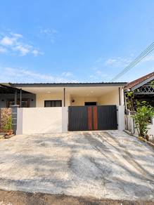 Taman Air Biru | Pasir Gudang Single Storey Terrace With Big Backyard