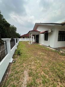 Single Storey End Lot @ Paya Rumput Indah (Extra Land 2604 sqft)