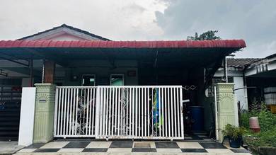 Teres Setingkat Taman Rhu 1, Jalan Tikam Batu