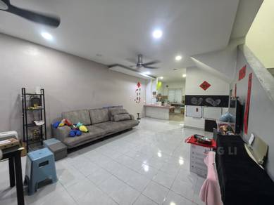 Full Loan, Renovated Double Storey Partial Furnish Kemuning Greenhills