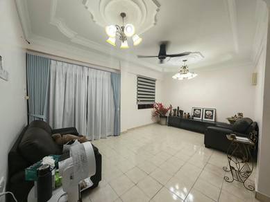 New Refurbished unit Villa Laman Tasik Townhouse