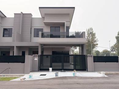 Ready to Move In Extra 10ft Land Double Storey Semi D Ujong Pasir Town