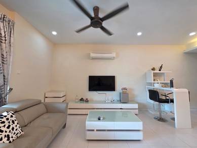 1-SKY Condominium 1600sf, Fully Renovated & Furnished Condition