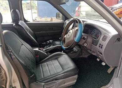 Nissan FRONTIER 2.5 GRANROAD (M)