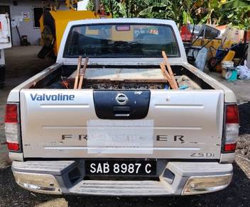 Nissan FRONTIER 2.5 GRANROAD (M)