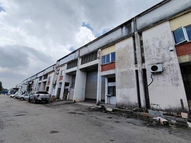 Taman Daya / Jalan bertam / 1.5 Storey terrace factory / For Rent
