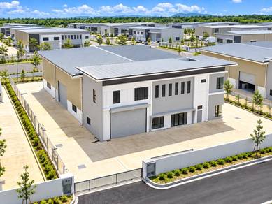 [NEAR TO KAJANG SEMENYIH] 117'x161' Bungalow Factory For Sale