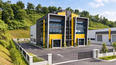 [Near to Nilai Mantin] 60'x145' Semi D Factory For Sale