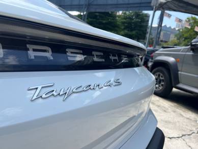 2023 Porsche TAYCAN 4S (Passenger Screen) 13k KM