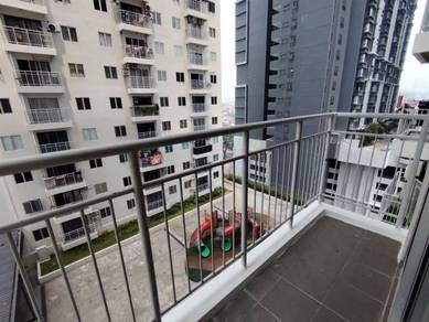 NICE UNIT . Partly furnished Residensi Razakmas 2, Cheras, KL