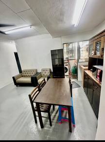 Below market Flat at Sri Damansara for sale