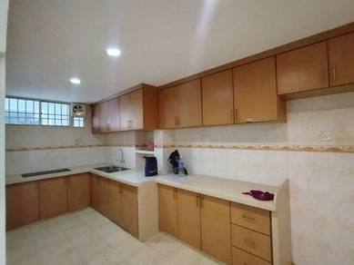 Halaman kristal condo at jelutong